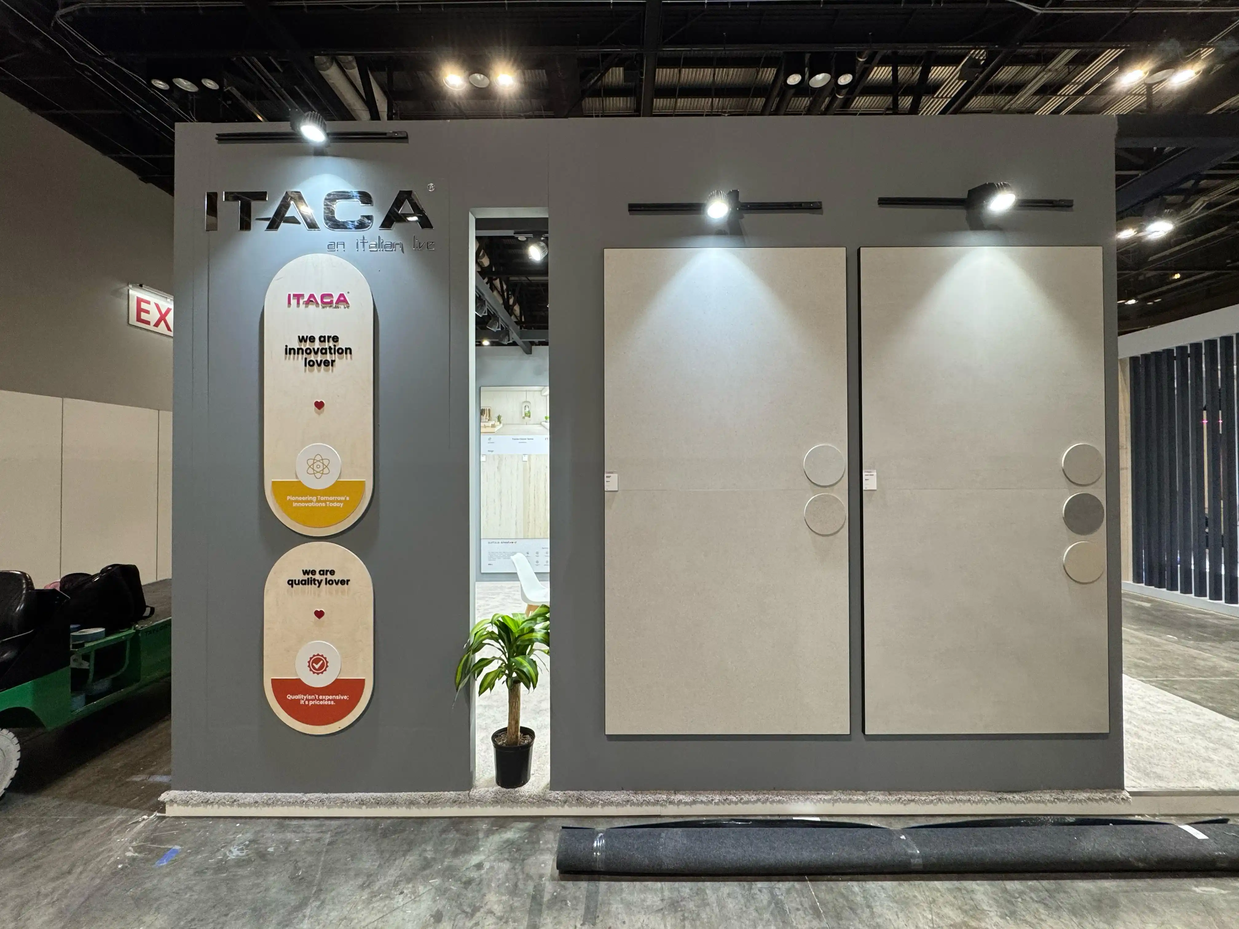 ITAca booth at Covering 2025 Orlando